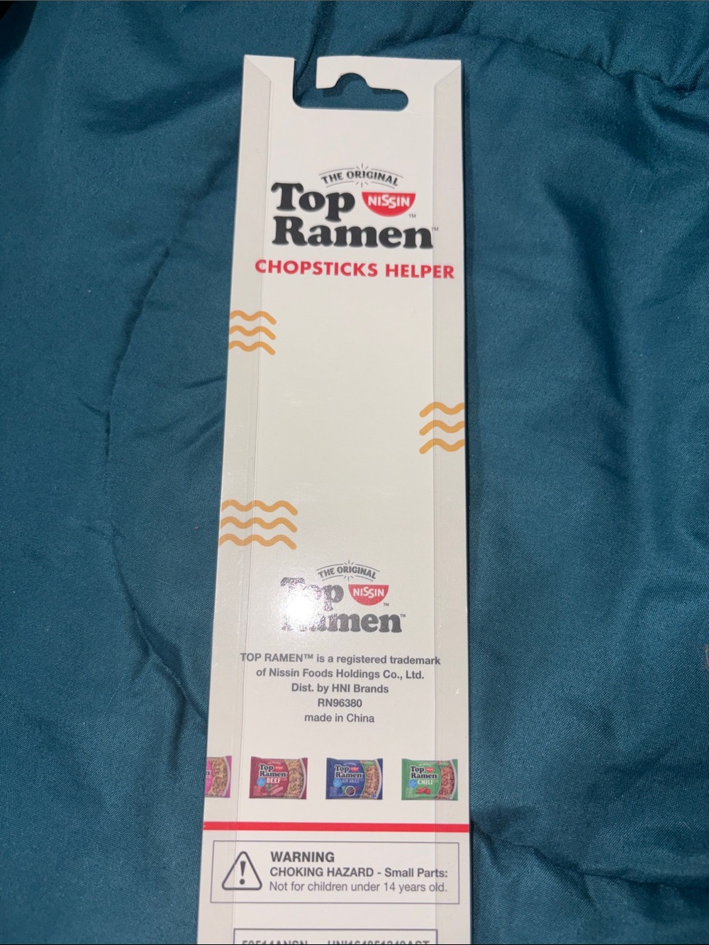 Nissin Cup Noodles Red Chopsticks Helper & Ramen Cup Spoon Set - Picture 5 of 12